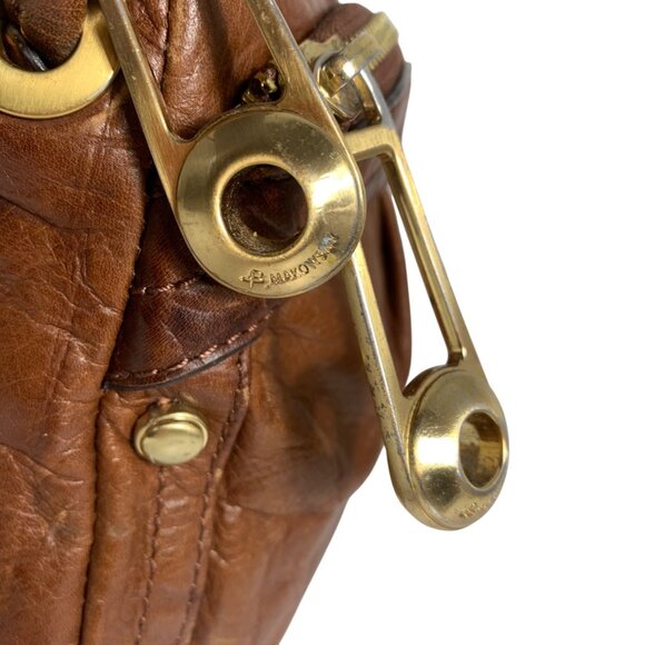 B MAKOWSKY Brown Leather Crossbody Handbag w/ Texture Gold Safety Pin Zip Pulls - Picture 8 of 16